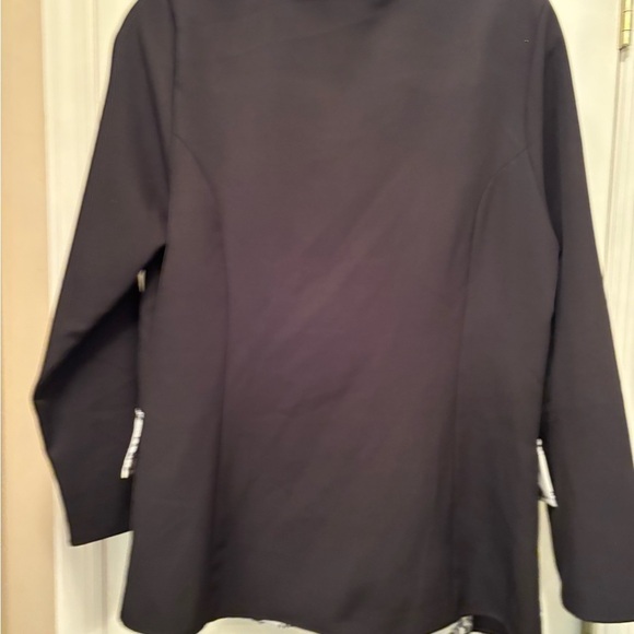Stylish Black Jacket with Patterned Trim NWOT - Picture 4 of 6